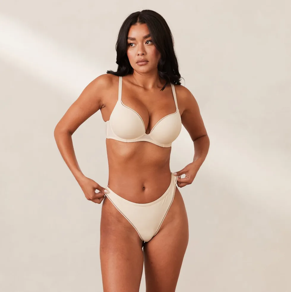 Comfort T-shirt Soutien-Gorge Push-Up et String Ensemble - Latte