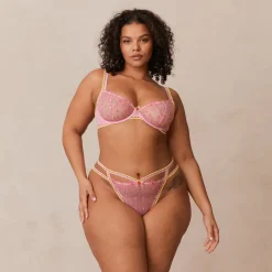Daisy Embroidered Balcony Soutien-Gorge et String/Culotte Ensemble - Rose