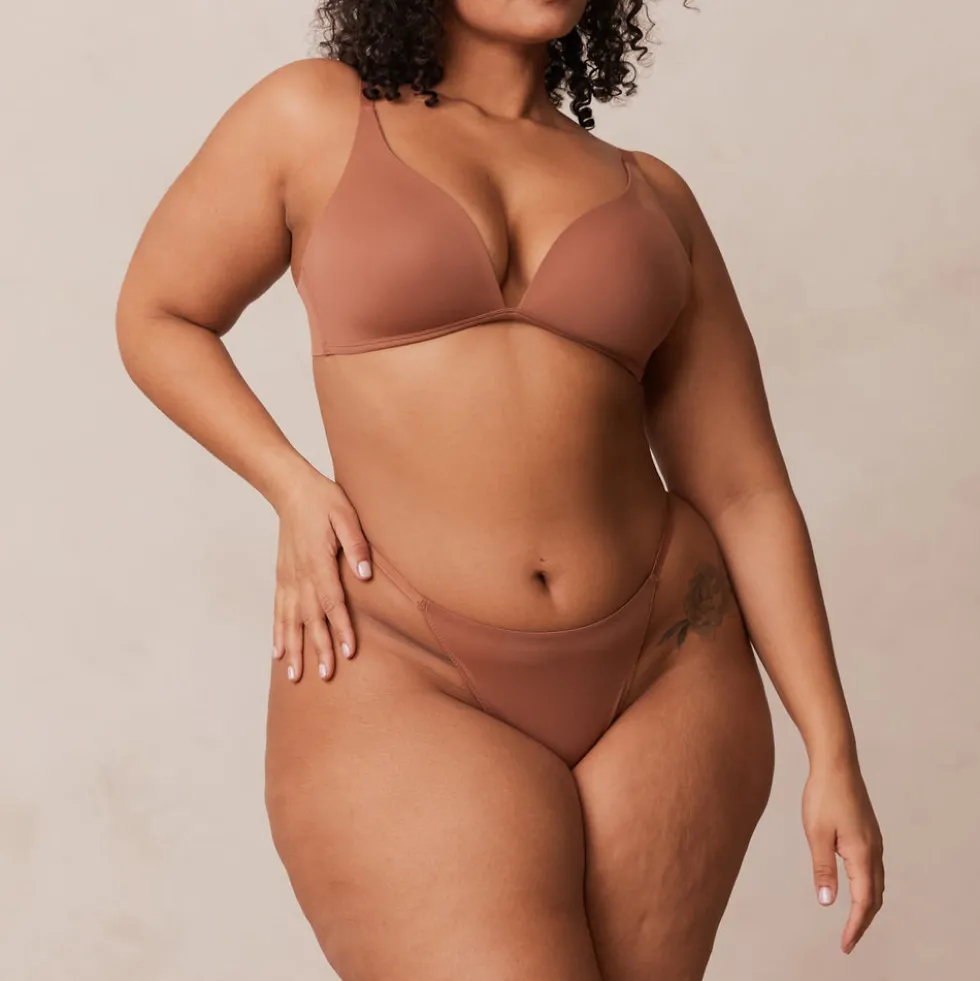 Light Plunge Soutien-Gorge T-Shirt Sans Armatures et String/Culotte Ensemble - Moka