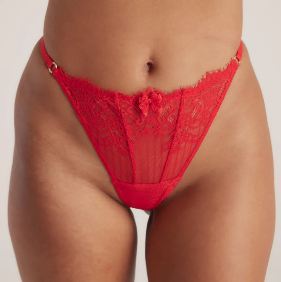 String Tempt - Rouge