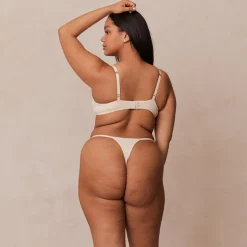 Your Everyday T-shirt Soutien-Gorge et String/Culotte Ensemble - Latte